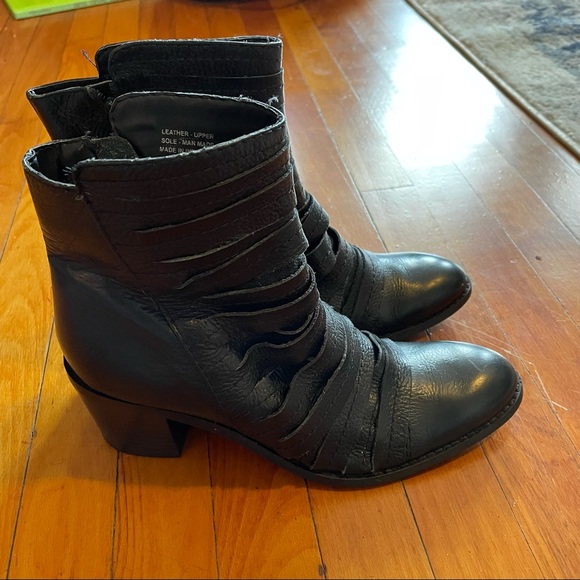 Two Lips black Women's 6 Strappy Leather Black Booties Boots - Picture 4 of 6